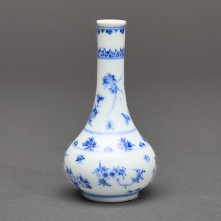 Vaso cinese in porcellana blu e bianca del periodo