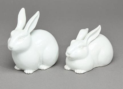 Ensemble de deux figurines en porcelaine japonaise