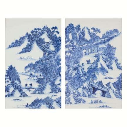 Coppia di grandi targhe cinesi in porcellana blu e