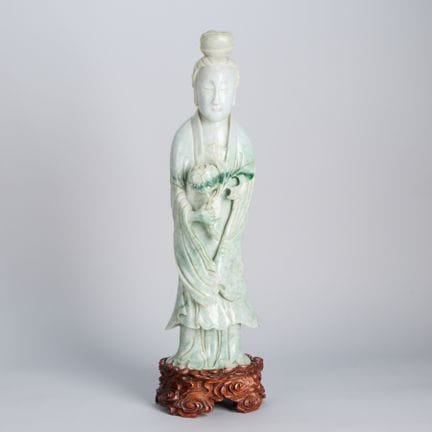 Grande statue chinoise en jadéite représentant Gua