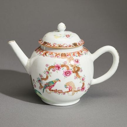 Théière chinoise en porcelaine « famille rose » de