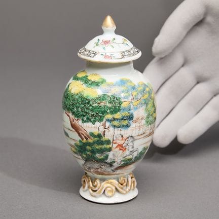 Rare boîte à thé en porcelaine chinoise d’exportat