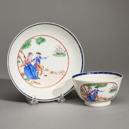 Tasse à thé et soucoupe en porcelaine chinoise d'e