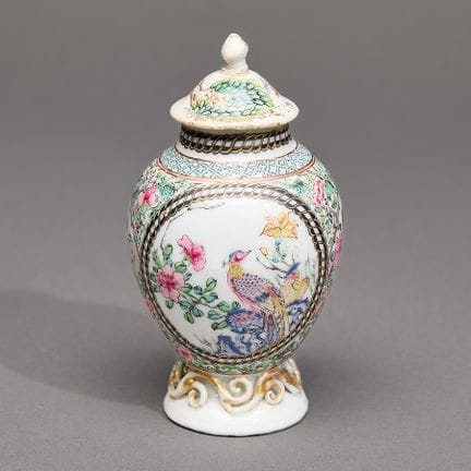 Boîte à thé en porcelaine chinoise d’exportation a