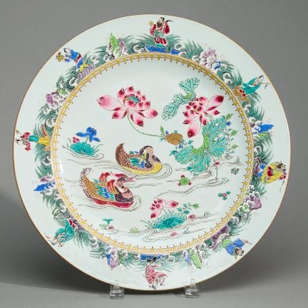 Grand plat de service chinois de style « famille r