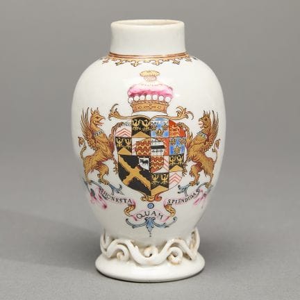 Boîte à thé chinoise en porcelaine armoriée destin