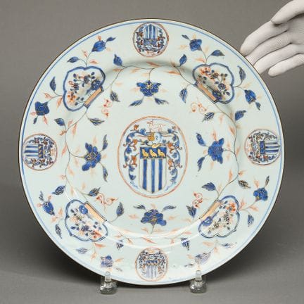 Grande assiette ou plat en porcelaine Imari chinoi
