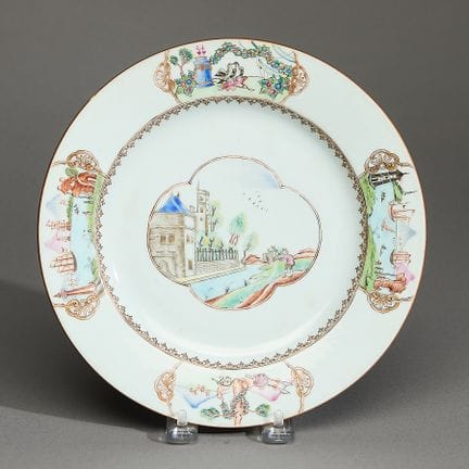 Assiette en porcelaine « famille rose » destinée à
