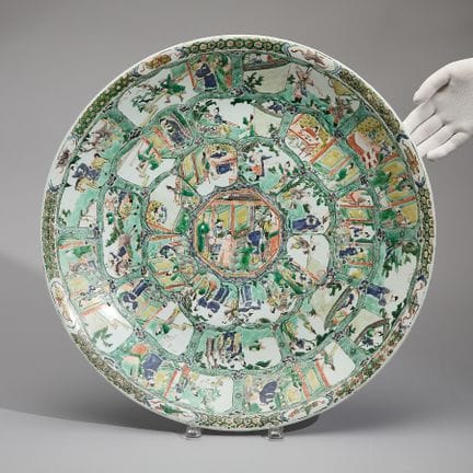 Très grand plat chinois d’exportation de la « fami