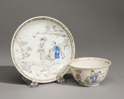 Tasse à thé et soucoupe en porcelaine chinoise des