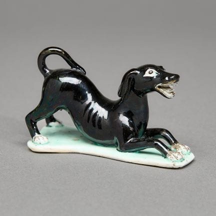 Chinesische Exportporzellanfigur eines kleinen, sc