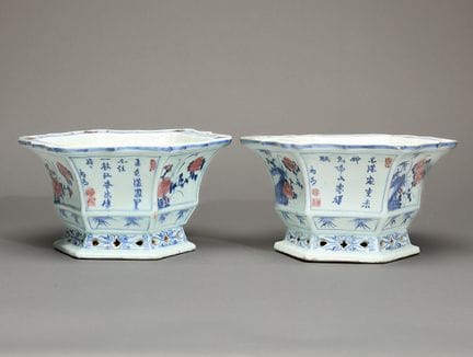 Paar sechseckiger Imari-Porzellanvasen für den chi