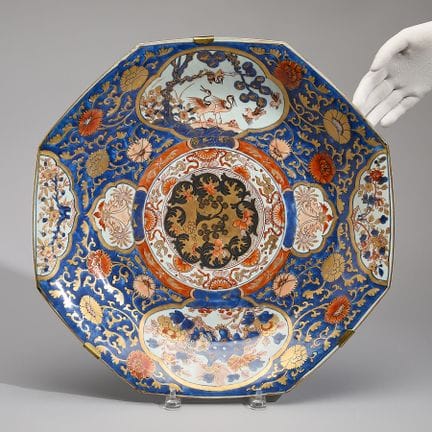 Sehr große Imari-Schale oder -Teller aus chinesisc