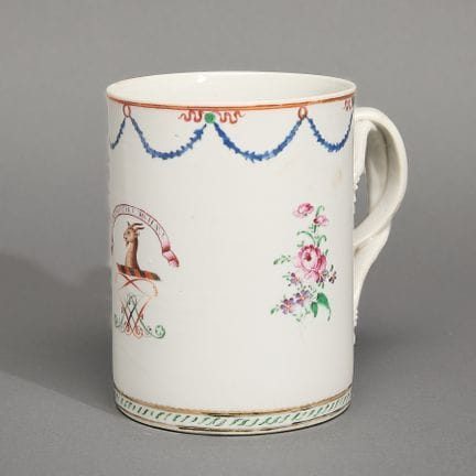 Tasse en porcelaine chinoise de style « famille ro