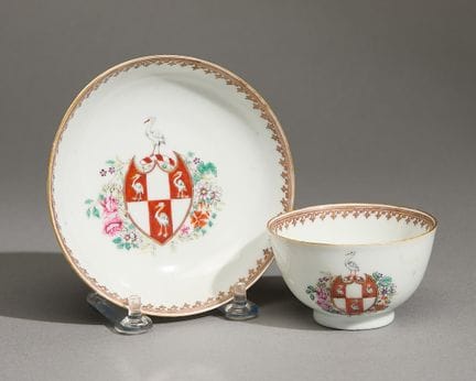 Tasse à thé et soucoupe en porcelaine chinoise d’e