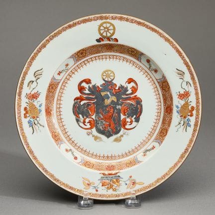 Assiette chinoise en porcelaine aux armoiries, des