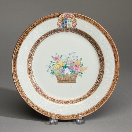 Assiette chinoise en porcelaine armoriée destinée 