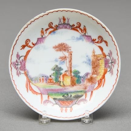 Petite soucoupe en porcelaine de style Meissen des