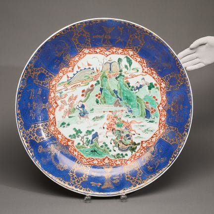 Grand plat de service chinois en porcelaine « fami