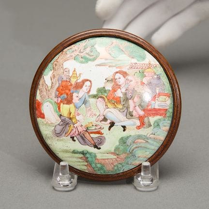 Plaque en porcelaine « famille rose » destinée à l