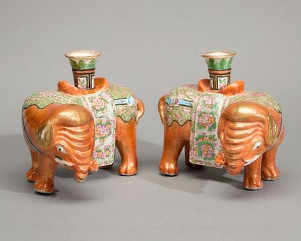 Großes Paar chinesischer Export-Kerzenhalter aus K