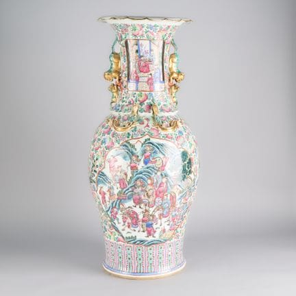 Grand vase de palais en porcelaine « famille rose 