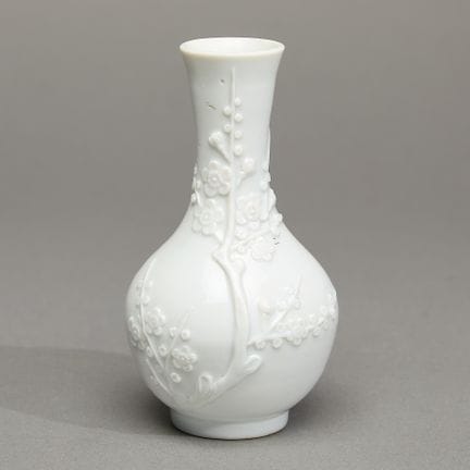 Chinesische Porzellanvase aus Dehua oder Fujian (B