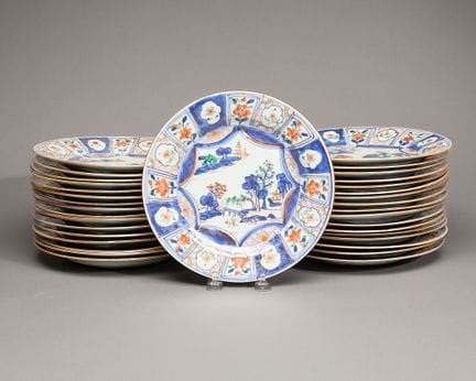 Set aus 34 chinesischen Export-Porzellantellern im