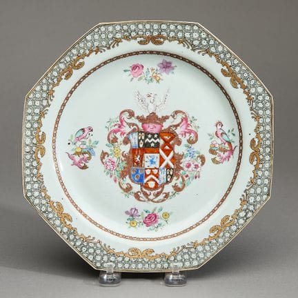 Assiette chinoise en porcelaine armoriée destinée 