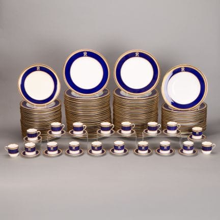 Thomas Goode & Co., London. Porcelain dish service
