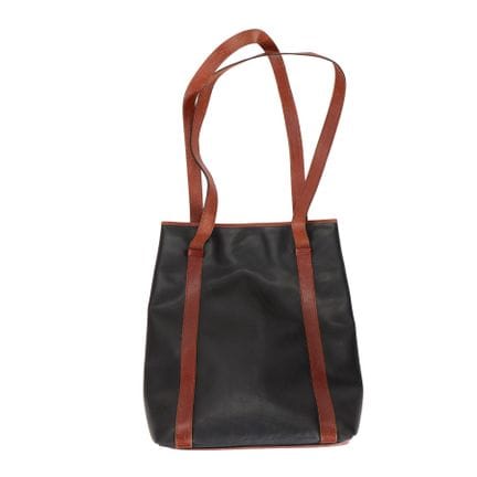Bottega Veneta，意大利。Bottega Veneta 马可·波罗（Marco Polo