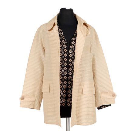 Chanel wool and silk blend cream jacket with butto