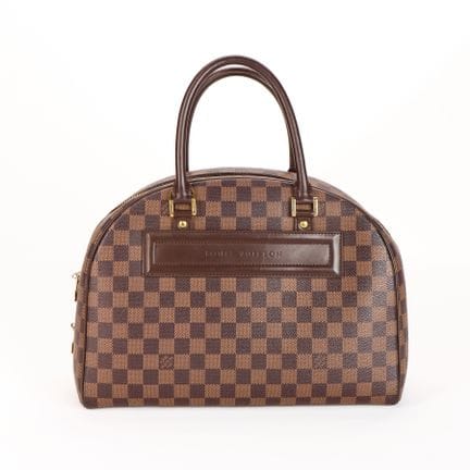 路易威登 Nolita Damier Ebene 系列，2002年款。波士顿包或保龄球包款式，配金色