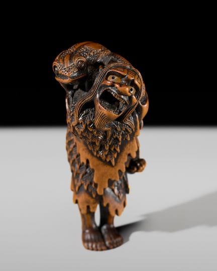 † 丰昌：一件以蛤蟆仙人为主体的精美木制根付
作者：内藤丰昌（1773-1856），署名“丰昌 作”