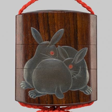 KANSHOSAI TOYO: UN MAGNÍFICO INRO DE MADERA LACADA