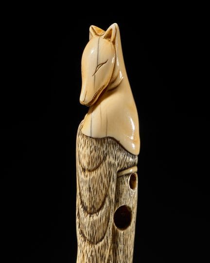 Ɏ UN MAGNÍFICO NETSUKE ALTO DE MARFIL REPRESENTAND