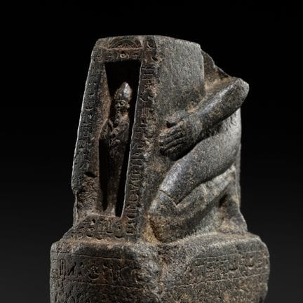 UNE STATUE FRAMMENTAIRE IMPORTANTE ET DÉJÀ PUBLIÉE