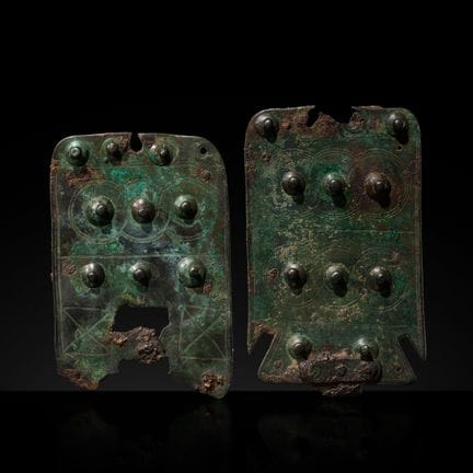COPPIA DI PLACCHE DA CINTURA IN BRONZO DI EPOCCA M