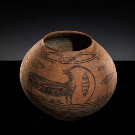 GRAN VASO DE CERÁMICA NEOLÍTICA CON FORMA DE «BÚFA