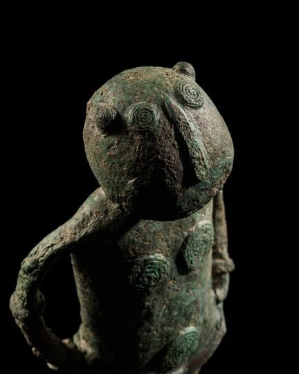 GRANDE FIGURA MASCHILE IN BRONZO, CULTURA DI DONG 