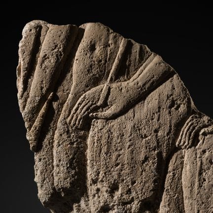 RELIEF EN CALCAIRE DE TALATAT REPRÉSENTANT DEUX DA