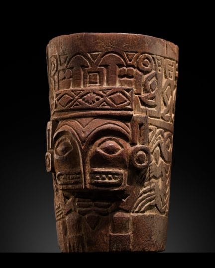 UN KERO PRECOLOMBIANO IN LEGNO (COPPA CERIMONIALE)