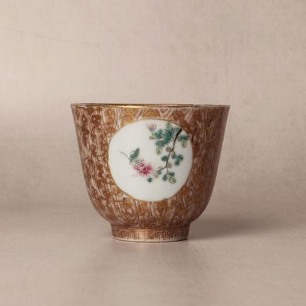 Tazza cinese con motivi floreali in stile "famile-