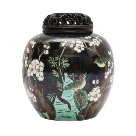 Jarre chinoise de style « famille noire » à motifs