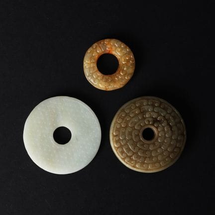 Trois disques de jade « bi » de style archaïque ch