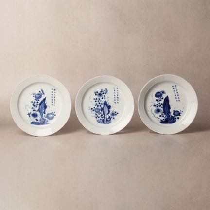 A fine group of three Chinese blue and white 'chry
