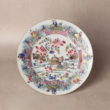 Un plat chinois de style « famille rose » destiné 