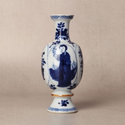 Vaso cinese "da dame" in blu e bianco, dinastia Qi