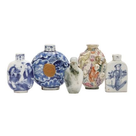 Cinq flacons à tabac chinois, dynastie Qing 清 – en