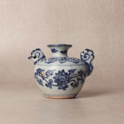 A Chinese blue and white 'chicken' water dropper, 